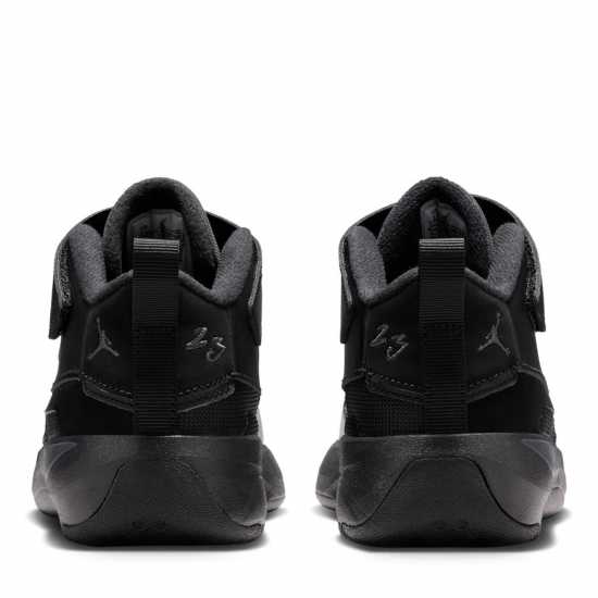 Air Jordan Max Aura Basketball Trainers Трикратно черно 