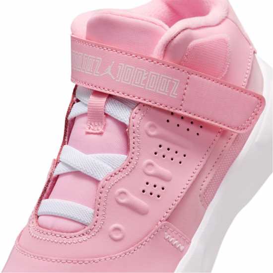 Air Jordan Max Aura Basketball Trainers Меко розово 