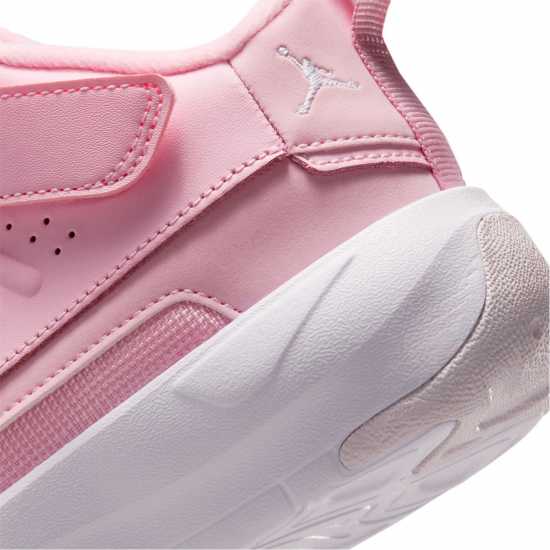 Air Jordan Max Aura Basketball Trainers Меко розово 