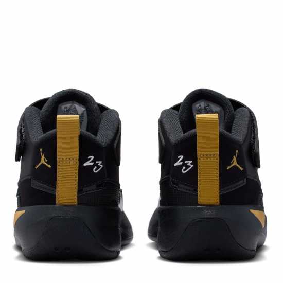 Air Jordan Max Aura Basketball Trainers Черно/Металик Злато 