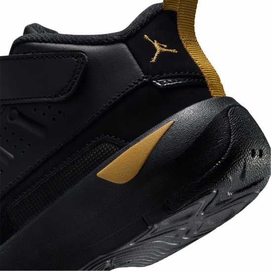 Air Jordan Max Aura Basketball Trainers Черно/Металик Злато 