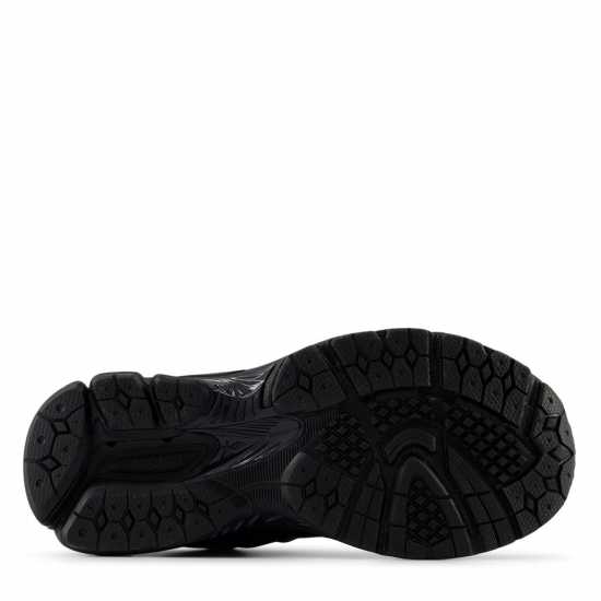 New Balance 2002 Triple Black 