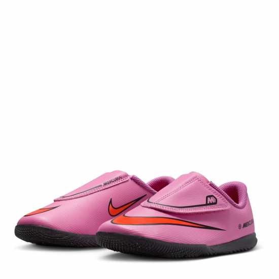 Детски футболни бутонки Nike Mercurial Vapor 16 Club Childrens Indoor Football Boots Pink/Black Nike Mercurial Vapor 16 Club Childrens Indoor Football Boots Pink/Black Детски футболни бутонки