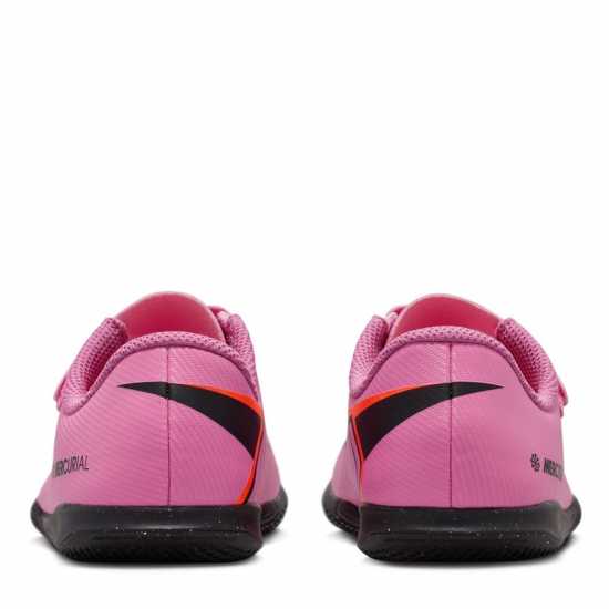 Детски футболни бутонки Nike Mercurial Vapor 16 Club Childrens Indoor Football Boots Pink/Black Nike Mercurial Vapor 16 Club Childrens Indoor Football Boots Pink/Black Детски футболни бутонки