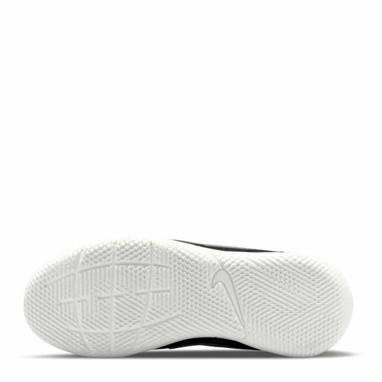 Nike Юношески Обувки Streetgato Football Shoes Juniors Black/White Футболни стоножки