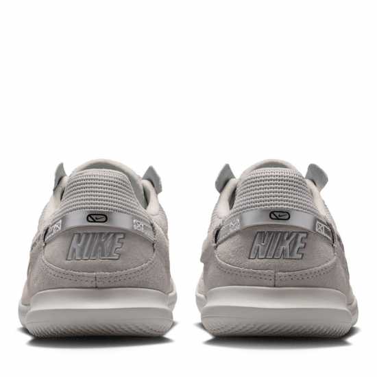 Nike Детски Футболни Бутонки Streetgato Indoor Football Boots Juniors Lt Smoke Grey Nike Детски Футболни Бутонки Streetgato Indoor Football Boots Juniors Lt Smoke Grey