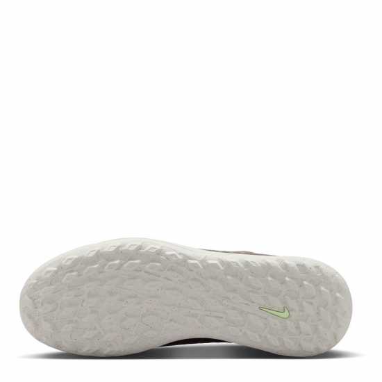 Nike Mercurial Vapor 16 Club Juniors Astro Turf Football Boots Plum/Silver 