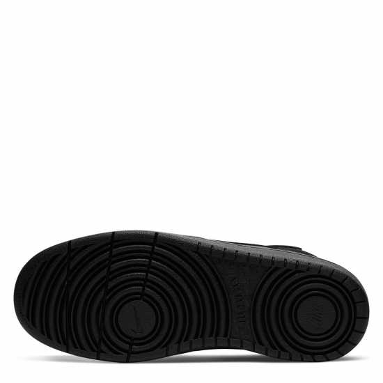 Nike Court Borough Mid 2 Big Kids' Shoe Трикратно черно Nike Court Borough Mid 2 Big Kids' Shoe Трикратно черно
