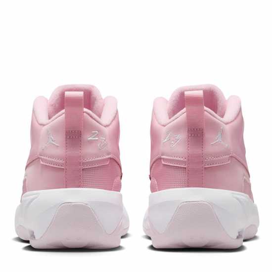 Air Jordan Kids' Max Aura Basketball Trainers Меко розово 