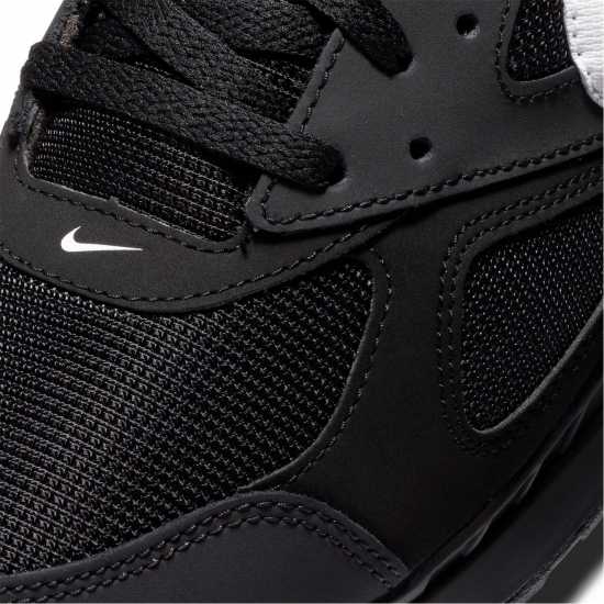 Nike Air Max Ivo Trainers Черно/Бяло Мъжки маратонки