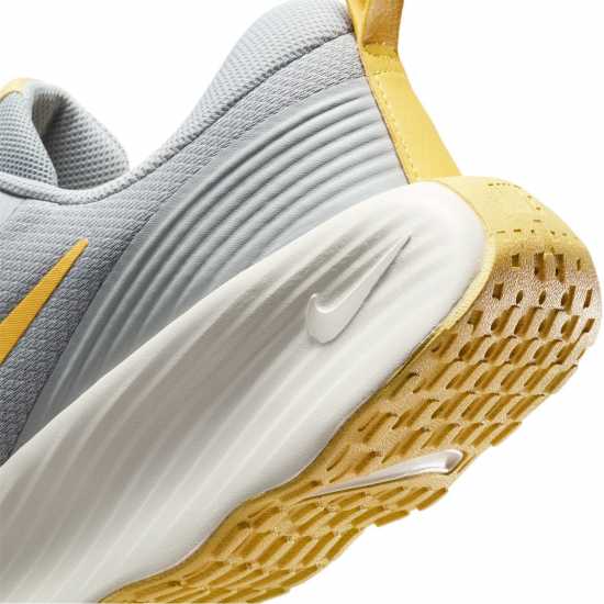 Nike Promina Сиво/Сатурн Мъжки маратонки за фитнес