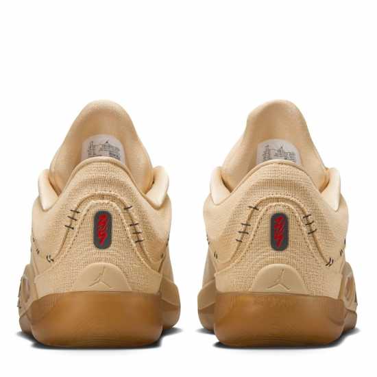 Air Jordan Zion Basketball Trainers Сусам/Черно 