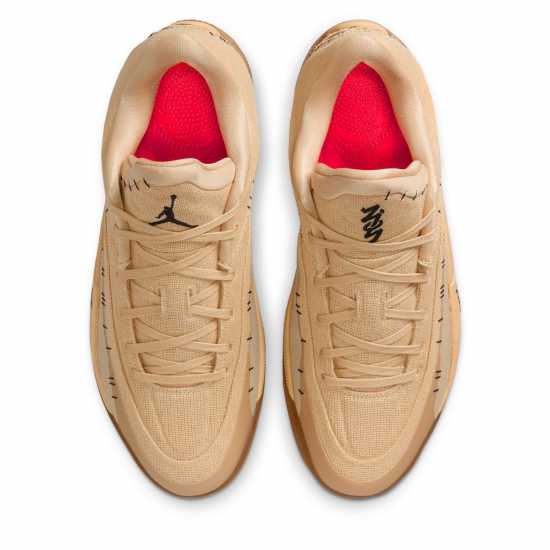 Air Jordan Zion Basketball Trainers Сусам/Черно 