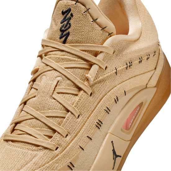 Air Jordan Zion Basketball Trainers Сусам/Черно 