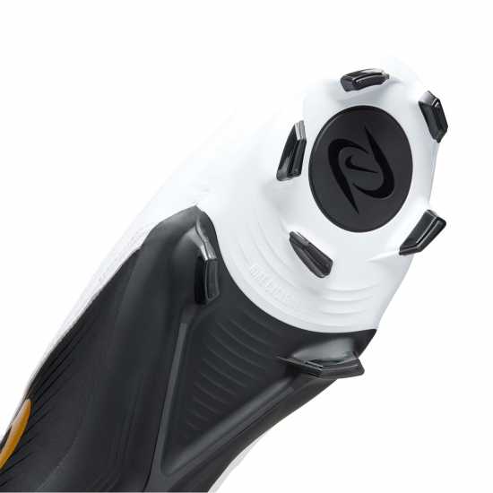 Мъжки футболни бутонки Nike Phantom Gx Ii Academy Firm Ground Football Boots Бяло/Черно/Злато Nike Phantom Gx Ii Academy Firm Ground Football Boots Бяло/Черно/Злато Мъжки футболни бутонки