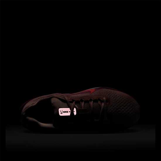Nike Winflo 11 Womens Road Running Shoes Washed Coral Дамски маратонки за бягане