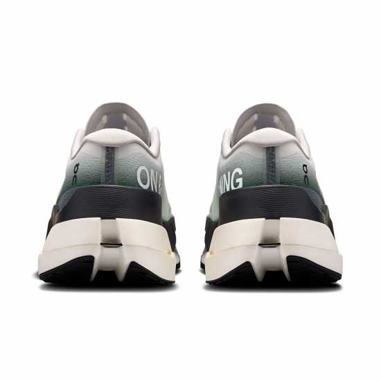 Мъжки Обувки За Бягане On Cloudboom Max Running Shoes Mens White/Black Мъжки маратонки