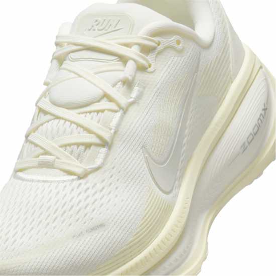 Nike Vomero 18 Road Running Shoes Womens Парус/Сметана Бял 