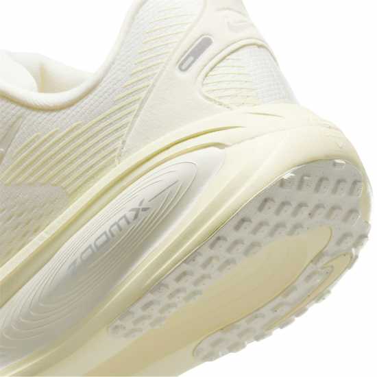 Nike Vomero 18 Road Running Shoes Womens Парус/Сметана Бял 