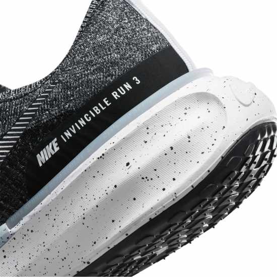 Nike Мъжки Маратонки За Бягане Zoomx Invincible 3 Flyknit Mens Running Shoes Black/White Мъжки маратонки