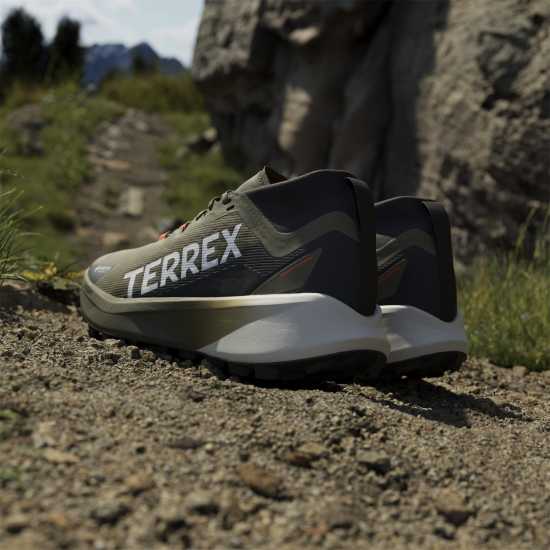 Adidas Маратонки За Бягане По Пътеки Agravic Gore-Tex Trail Running Shoes Олив/Бял/Оранжев Мъжки туристически обувки