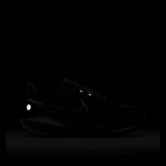 Nike Vomero 17 Women's Road Running Shoes Черно/Бяло Nike Vomero 17 Women's Road Running Shoes Черно/Бяло