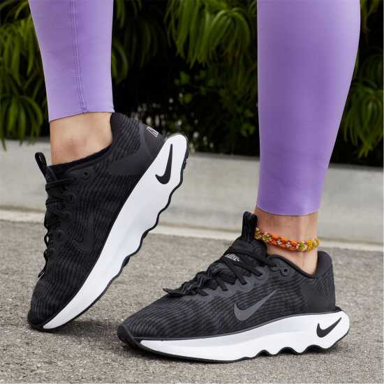 Дамски маратонки Nike Motiva Women's Walking Shoes Черно/Бяло Nike Motiva Women's Walking Shoes Черно/Бяло Дамски маратонки