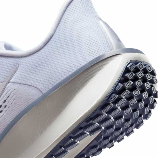 Nike Quest 6 Womens Road Running Shoes Футболен сив Nike Quest 6 Womens Road Running Shoes Футболен сив