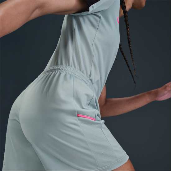 Дамски къси панталони Nike Дамски Шорти Academy Shorts Womens Сиво/Розово Nike Дамски Шорти Academy Shorts Womens Сиво/Розово Дамски къси панталони