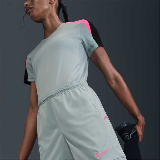 Дамски къси панталони Nike Дамски Шорти Academy Shorts Womens Сиво/Розово Nike Дамски Шорти Academy Shorts Womens Сиво/Розово Дамски къси панталони