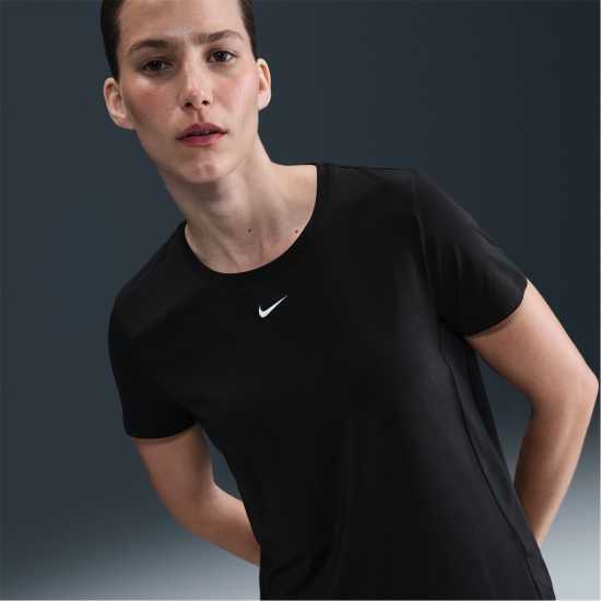 Nike Dri-Fit One Women's Standard Fit Short-Sleeve Top Черно Nike Dri-Fit One Women's Standard Fit Short-Sleeve Top Черно