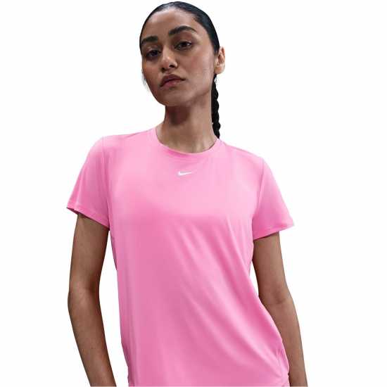 Nike Dri-Fit One Women's Standard Fit Short-Sleeve Top Игриво розово Nike Dri-FIT One Women's Standard Fit Short-Sleeve Top Игриво розово