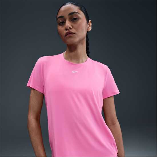 Nike Dri-Fit One Women's Standard Fit Short-Sleeve Top Игриво розово Nike Dri-FIT One Women's Standard Fit Short-Sleeve Top Игриво розово