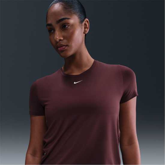 Nike Dri-Fit One Women's Standard Fit Short-Sleeve Top Бордово Смъстяване Nike Dri-Fit One Women's Standard Fit Short-Sleeve Top Бордово Смъстяване