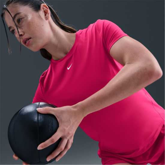 Nike Dri-Fit One Women's Standard Fit Short-Sleeve Top Ръсъм Роза Nike Dri-Fit One Women's Standard Fit Short-Sleeve Top Ръсъм Роза