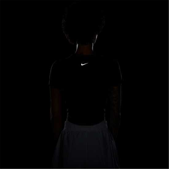 Дамски дрехи за фитнес Nike One Fitted Women's Dri-FIT Short-Sleeve Top Черно Nike One Fitted Women's Dri-FIT Short-Sleeve Top Черно Дамски дрехи за фитнес