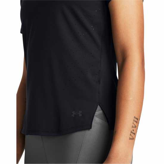 Дамски дрехи за фитнес Under Armour Launch Elite Shortsleeve Черно Under Armour Launch Elite Shortsleeve Черно Дамски дрехи за фитнес