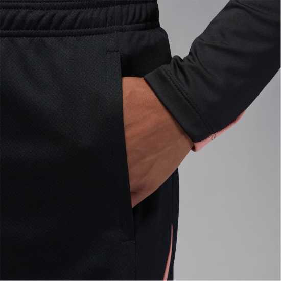 Футболни тренировъчни долнища Nike Paris Saint-Germain Strike Third Shorts 2024 2025 Adults Nike Paris Saint-Germain Strike Third Shorts 2024 2025 Adults Футболни тренировъчни долнища