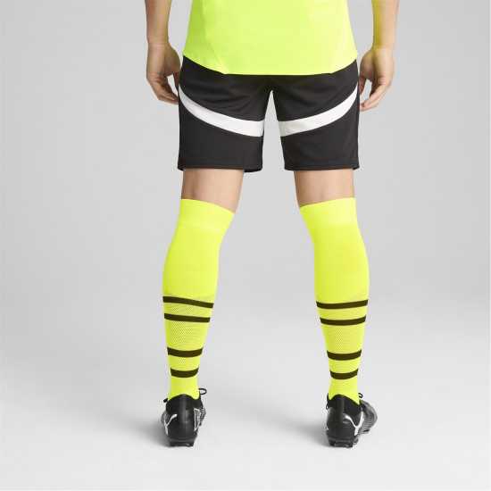 Футболни тренировъчни долнища Puma Borussia Dortmund Home Shorts 2024 2025 Adults Puma Borussia Dortmund Home Shorts 2024 2025 Adults Футболни тренировъчни долнища