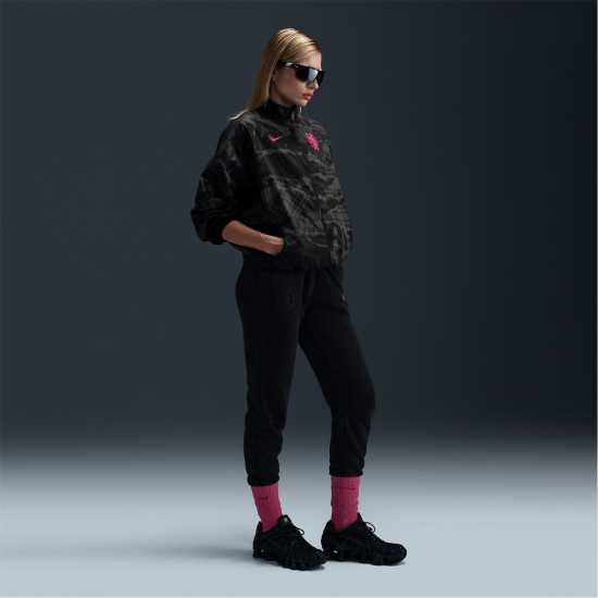 Дамско водонепромокаемо облекло Nike Chelsea Fc Woven Windrunner Jacket 2024 2025 Womens Nike Chelsea Fc Woven Windrunner Jacket 2024 2025 Womens Дамско водонепромокаемо облекло