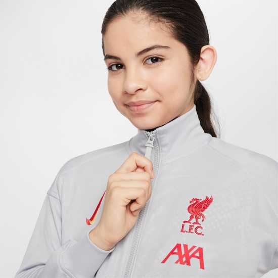 Футболни тренировъчни якета Nike Liverpool Strike Third Anthem Jacket 2024 2025 Juniors Nike Liverpool Strike Third Anthem Jacket 2024 2025 Juniors Футболни тренировъчни якета