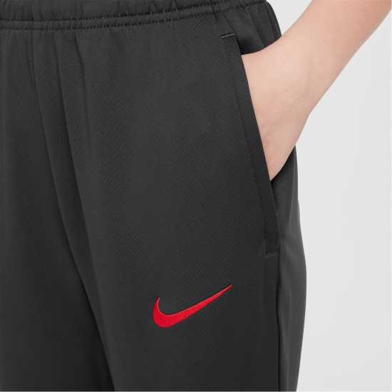 Детски долнища за бягане Nike Liverpool Strike Third Tracksuit Bottoms 2024 2025 Juniors Nike Liverpool Strike Third Tracksuit Bottoms 2024 2025 Juniors Детски долнища за бягане
