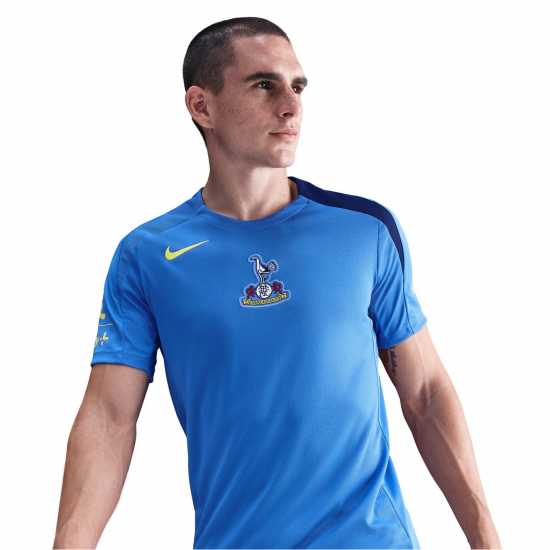 Футболни тренировъчни горнища Nike Tottenham Hotspur Strike Top 2025 2026 Mens Nike Tottenham Hotspur Strike Top 2025 2026 Mens Футболни тренировъчни горнища