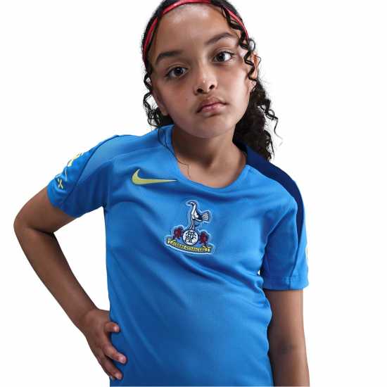 Футболни тренировъчни горнища Nike Tottenham Hotspur Strike Top 2025 2026 Juniors Nike Tottenham Hotspur Strike Top 2025 2026 Juniors Футболни тренировъчни горнища
