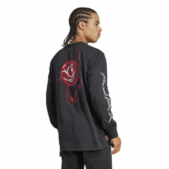 Футболни тренировъчни горнища Adidas Ajax Amsterdam Graphic Long Sleeve T-Shirt Adults Adidas Ajax Amsterdam Graphic Long Sleeve T-Shirt Adults Футболни тренировъчни горнища