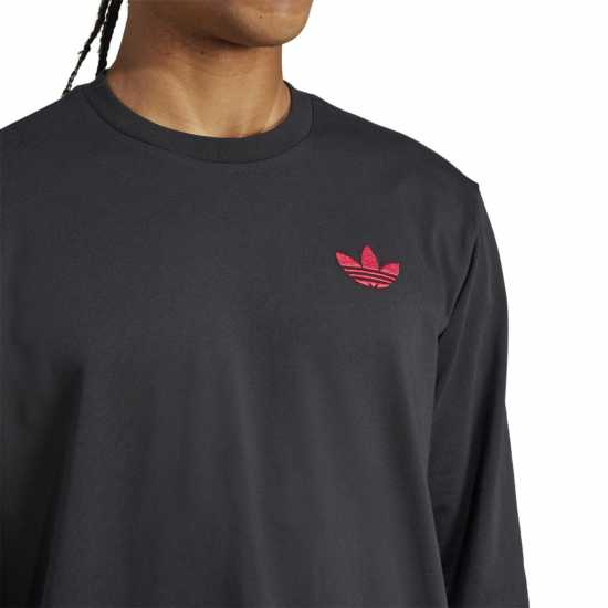 Футболни тренировъчни горнища Adidas Ajax Amsterdam Graphic Long Sleeve T-Shirt Adults Adidas Ajax Amsterdam Graphic Long Sleeve T-Shirt Adults Футболни тренировъчни горнища