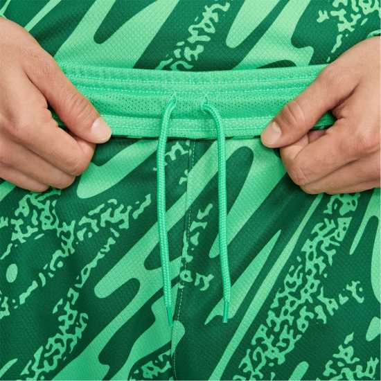 Футболни тренировъчни долнища Nike Barcelona Home Goalkeeper Shorts 2024 2025 Adults Nike Barcelona Home Goalkeeper Shorts 2024 2025 Adults Футболни тренировъчни долнища