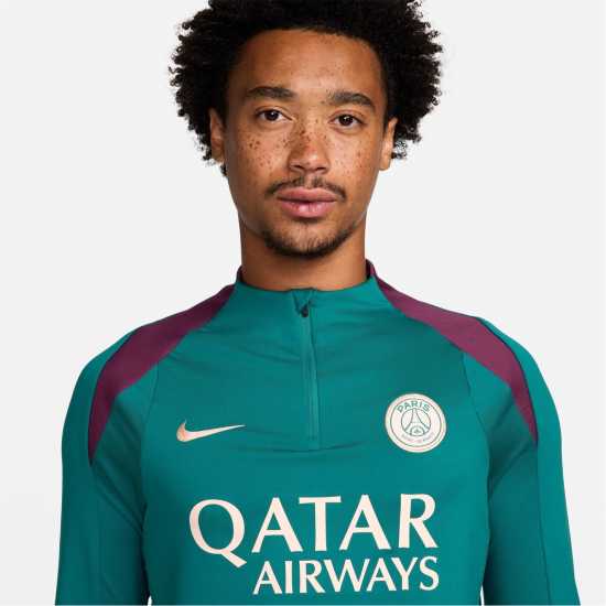 Мъжки горнища с цип Nike Paris Saint-Germain Strike Drill Top 2024 2025 Adults Nike Paris Saint-Germain Strike Drill Top 2024 2025 Adults Мъжки горнища с цип