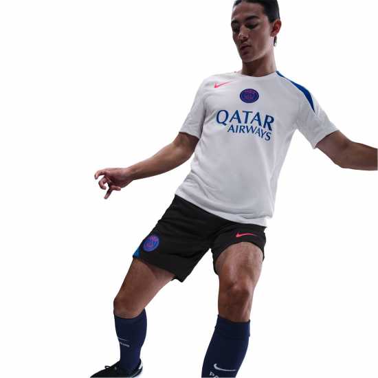 Футболни тренировъчни долнища Nike Psg Strike Shorts 2025 2026 Mens Nike Psg Strike Shorts 2025 2026 Mens Футболни тренировъчни долнища