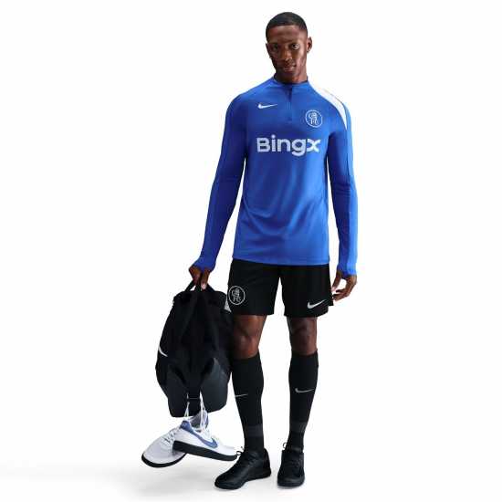 Футболни тренировъчни долнища Nike Chelsea Strike Shorts 2025 2026 Adults Nike Chelsea Strike Shorts 2025 2026 Adults Футболни тренировъчни долнища